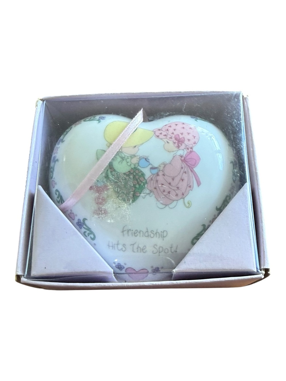 Precious Moments Porcelain Pomander Heart Ornament Friendship Hits The Spot 1996